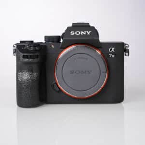 Myyty Käytetty Sony a7 III runko (sc: 7300)
