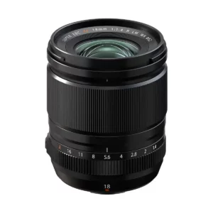Tekniset Tiedot Aukko: f/1.4 Polttoväli: 18mm (vastaava 28mm 35mm-kamerassa) Automaattitarkennus: Lineaarisella moottorilla varustettu nopea ja hiljainen automaattitarkennus Säänsuojattu rakenne: Kestävä ja säänkestävä rakenne mahdollistaa kuvaamisen erilaisissa ympäristöolosuhteissa Optinen Rakenne: 15 linssiä 9 ryhmässä, sisältäen 3 asfääristä ja 1 ED-linssiä Suodinkierre: 62mm