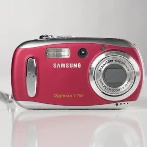 Käytetty Samsung Digimax V700